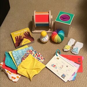Lovevery “the Senser” play kit, for ages 5-6months